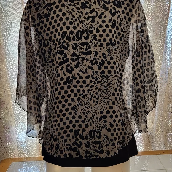 New Direction top size med - Picture 1 of 4